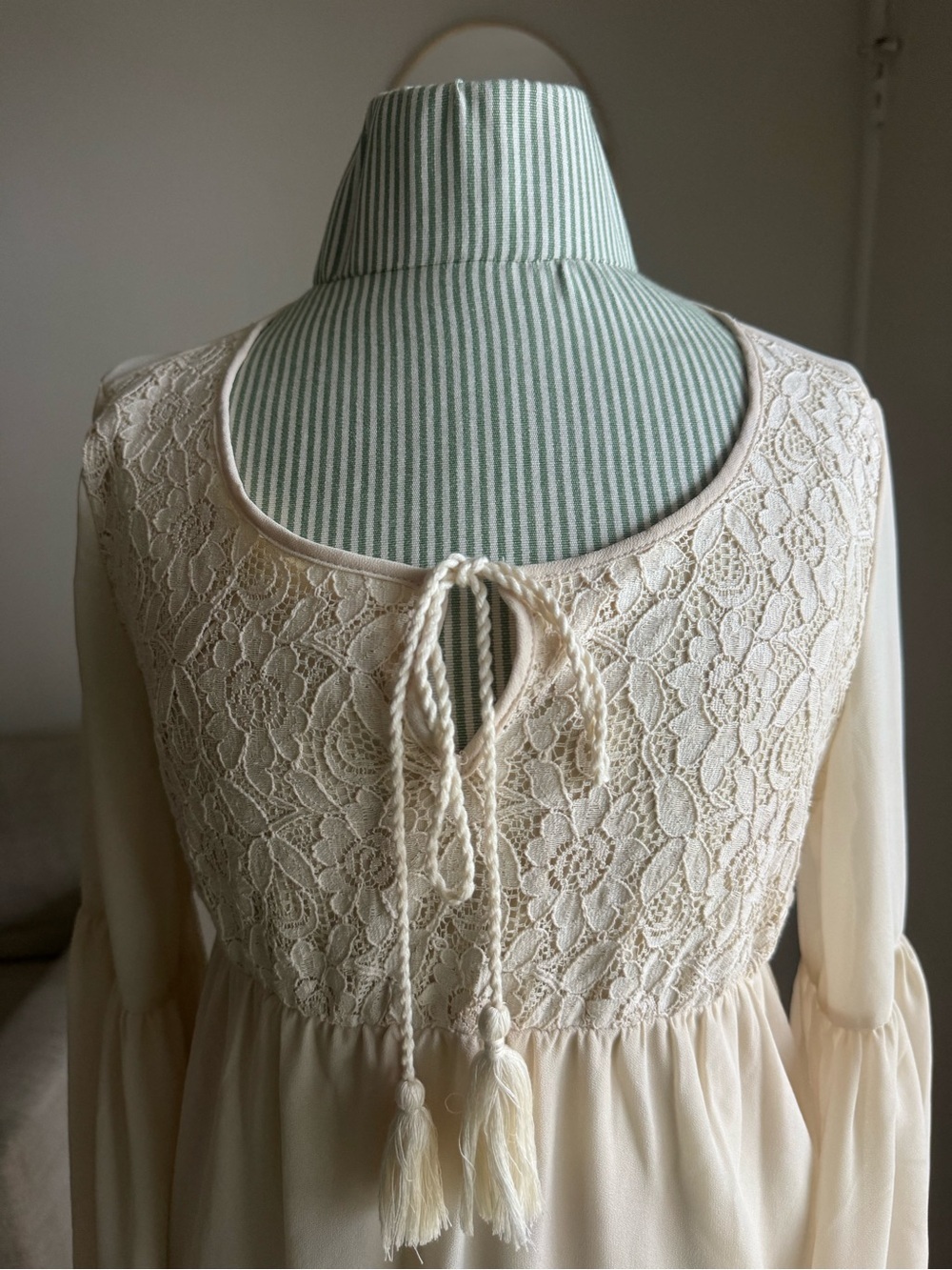 Flying Tomato Cream Lace Babydoll Boho Mini Dress | Size S - Picture 2 of 5